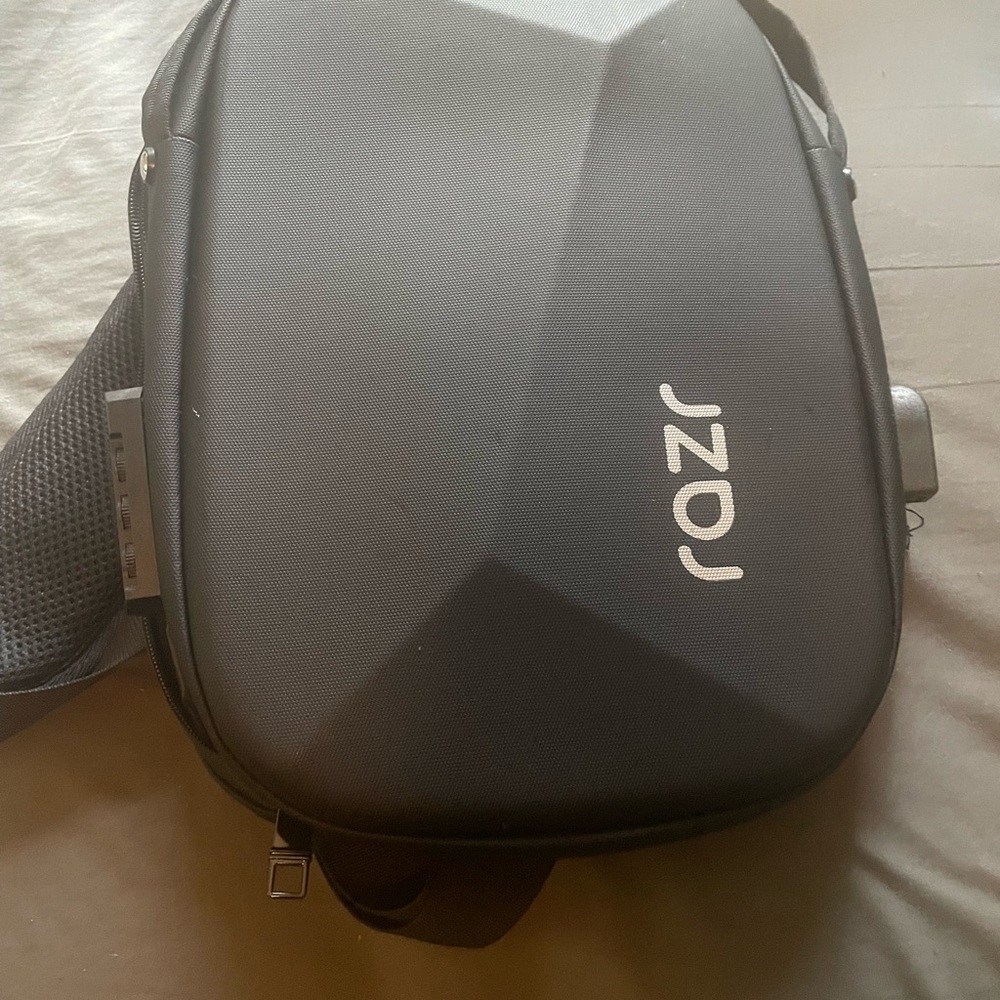 Black unisex razr Backpack